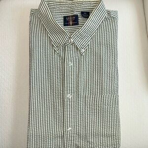 Men’s Short Sleeve • Green & White Striped • Seersucker Shirt • Almost like New